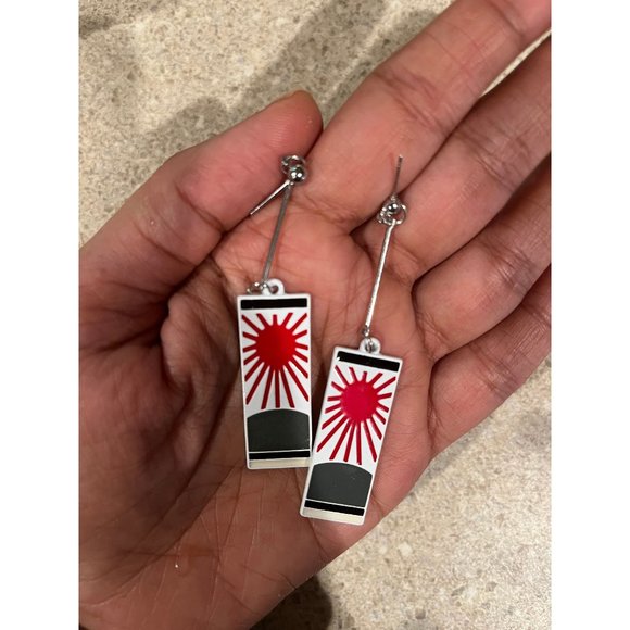 Anime earrings hanafuda Japanese earrings cosplay earrings sun ray earring - Picture 1 of 7